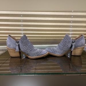 Sofft suede leather dusty-blue bootie size 7